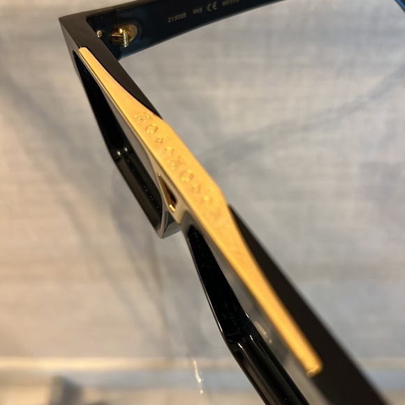 Great condition. No Visible scratches or marks. Barely worn. Hard to find. - Picture 4 of 11